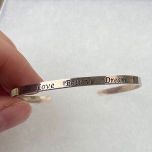 925 Sterling Silver Bracelet "Love Believe Dream"